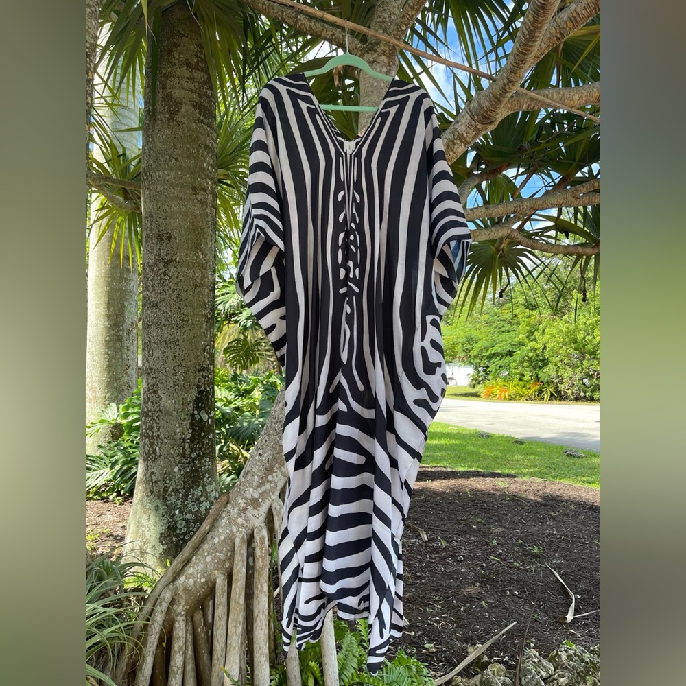 Zebra Maxi Kaftan - Picture 3 of 10